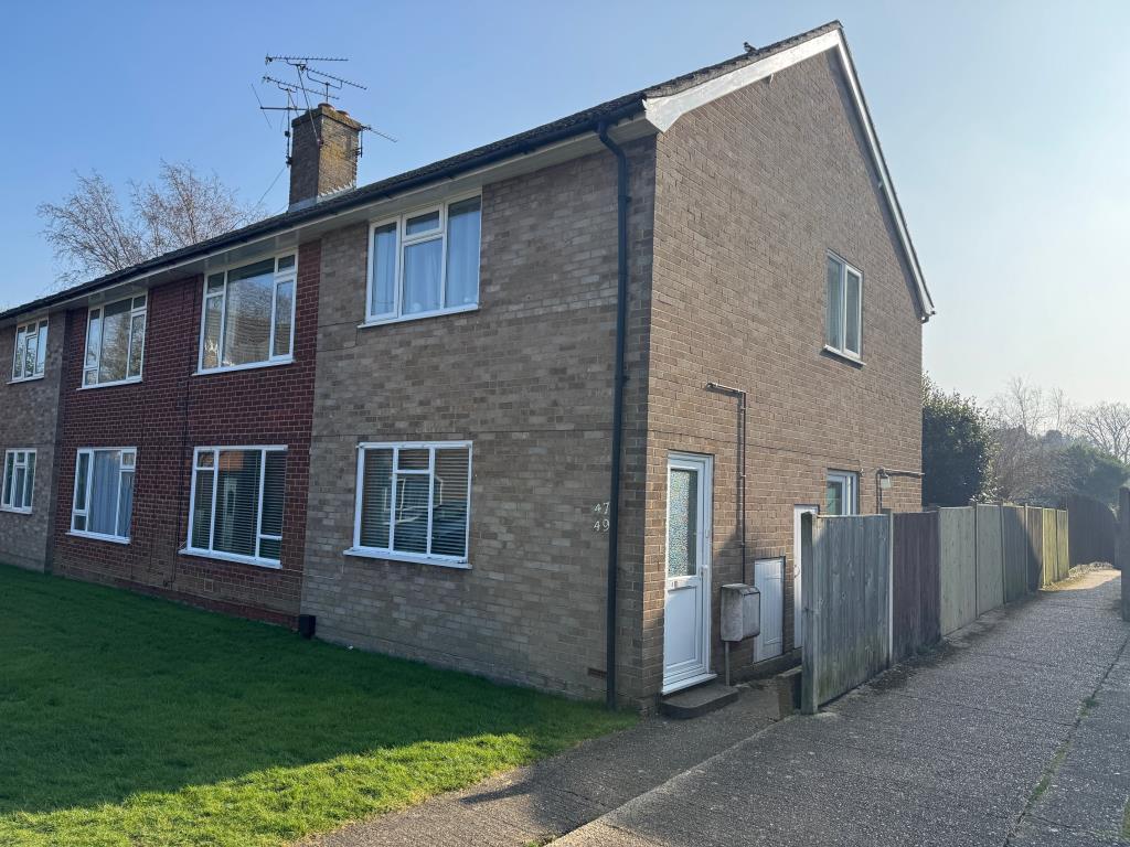 Lot: 164 - GROUND FLOOR TWO-BEDROOM GARDEN FLAT WITH SHARE OF FREEHOLD - Front -side of property